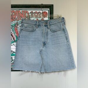 H&M Light Blue Denim High Rise Button Closure Frayed Hem Mini Skirt Size 4 Women
